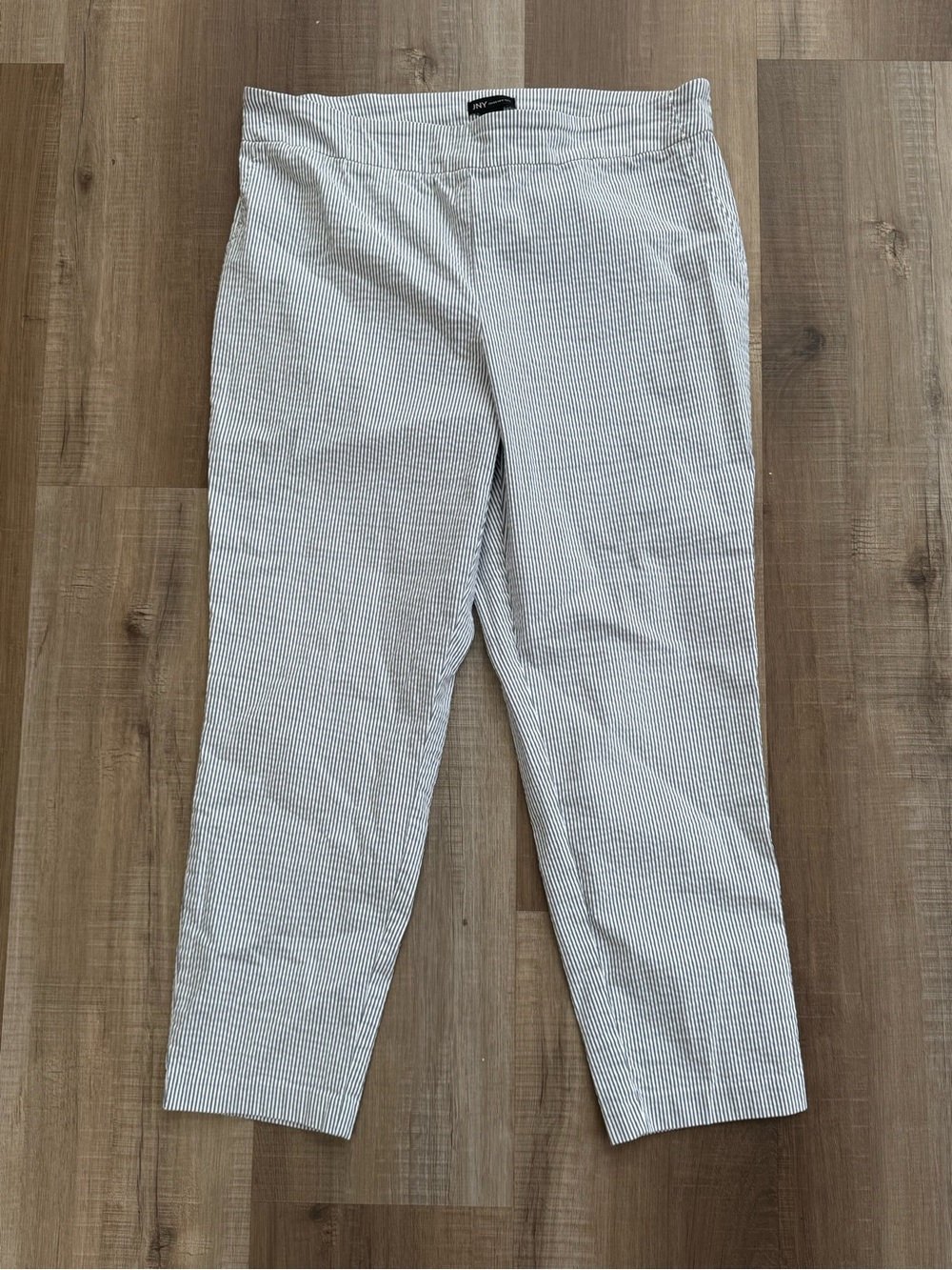 JNY Jones New York Women's Blue White Seersucker Straight Crop Pants 18W Coastal